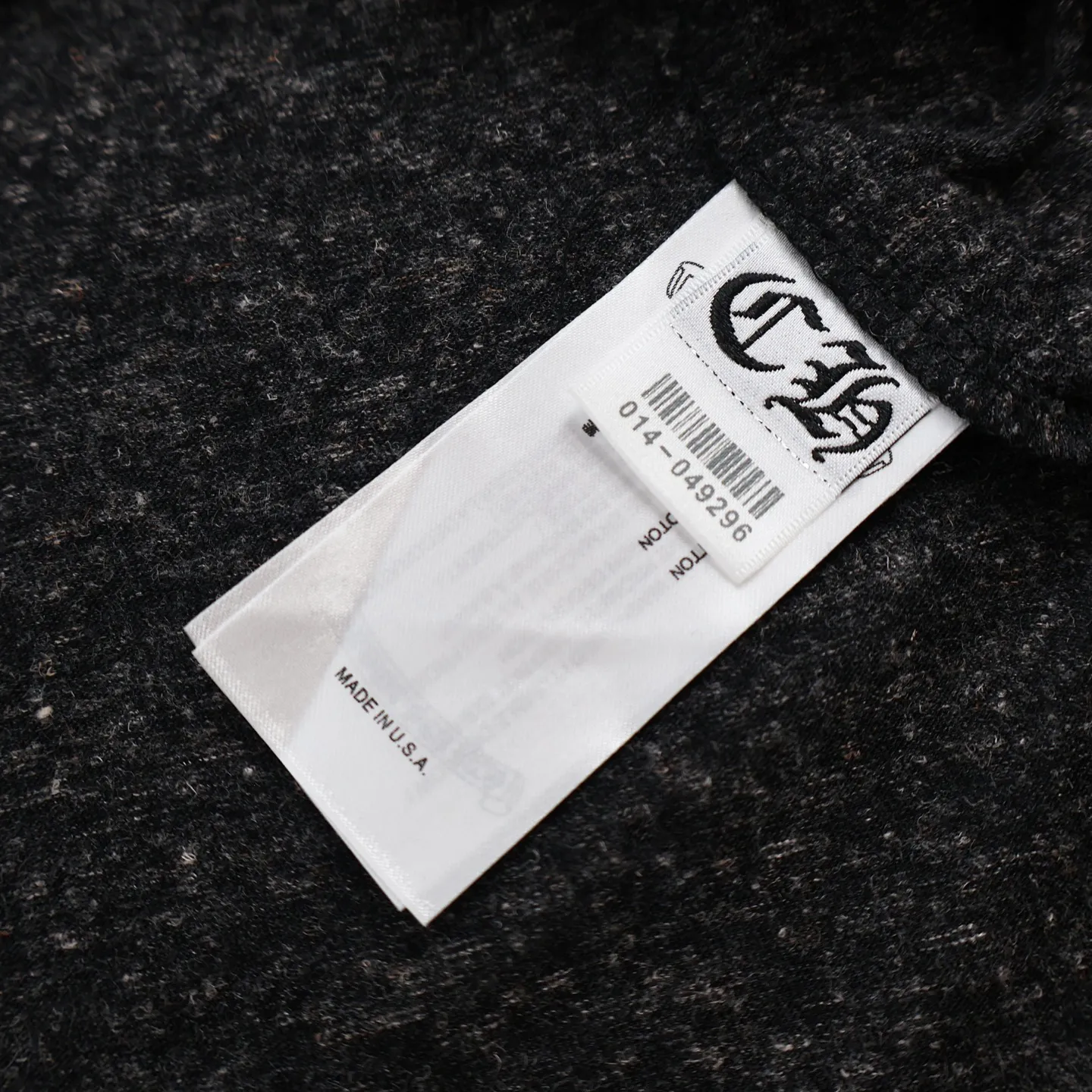 🅿️340 [Exclusive supply] CH Croix Heart Flag Printed Long Sleeve (Gray) The original version was purchased from Japan Osaka National Specialty School for 4500. The fabric is made of 230 grams of cotton. The printing adopts manual glue printing process. Customized auxiliary materials, produced by large manufacturers, are very demanding in workmanship, and the upper body is comfortable and natural. Size:S-M-L